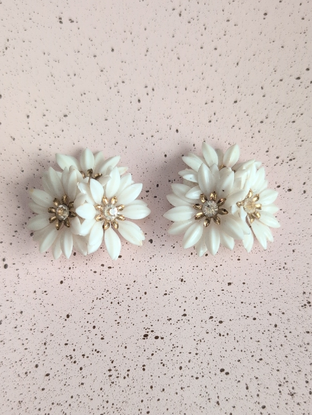 Vintage 1950s Coro White Floral Cluster Clip-On Earrings